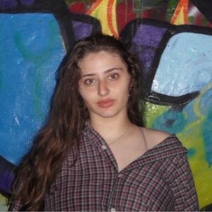 Meet your Posher, Chloe